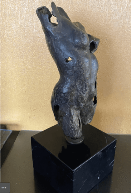 escultura libertad de la autora Olivia Guzman