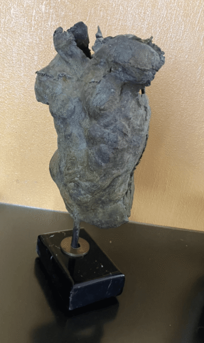 escultura torso helenico chico de la autora Olivia Guzman